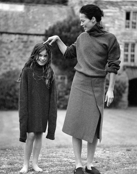 What’s The deal with ‘Old Money Style’? - DisneyRollerGirl Amanda Harlech, Mother Daughter Fashion, Stella Tennant, Bruce Weber, Portrait Vintage, Aurelie Bidermann, Pet Shop Boys, Family Shoot, I Love Your