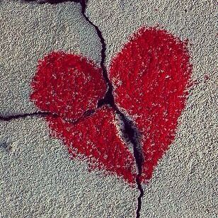 Lizzie Hearts, I Love Heart, Foto Ideas Instagram, Red Aesthetic, On The Ground, Heart Art, Dark Anime, Heart On, 그림 그리기