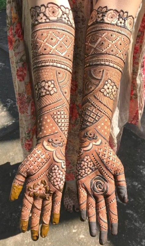 Latest Mehndi Designs Wedding, Mehndi Designs Bridal Hands, Latest Henna Designs, Mehndi Design Pictures, Simple Mehndi Designs Fingers, Full Mehndi Designs, Stylish Mehndi Designs, Latest Bridal Mehndi Designs, Mehndi Designs Front Hand