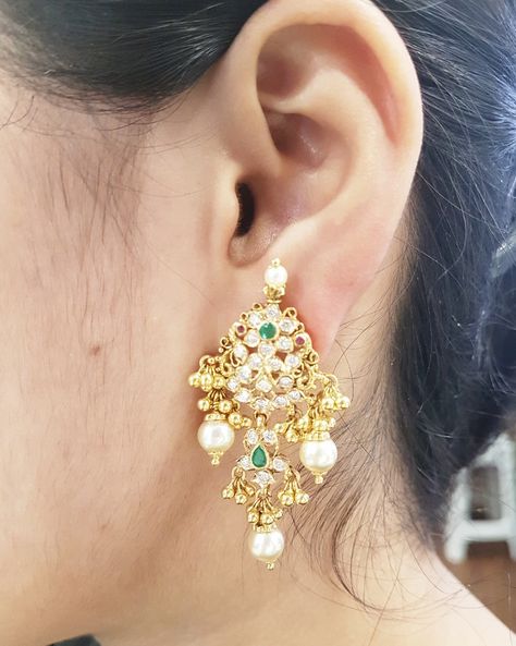 Necklace Designs Gold, Big Earrings Gold, Bridal Earrings Gold, Diamond Gold Earrings, Bracelets Diamond, Gold Jhumka Earrings, Antique Necklaces Design, Beautiful Gold Necklaces, Handmade Gold Jewellery