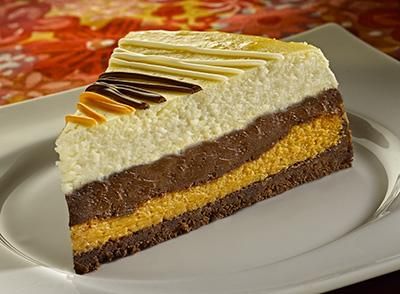 Try this Triple Layer Cheesecake recipe, made with HERSHEY'S products. Enjoyable baking recipes from HERSHEY'S Kitchens. Bake today. Layer Cheesecake, Chocolate Crumbs, Yummy Cheesecake, Coffee Cheesecake, Popular Cookies, Cupcake Recipes Chocolate, Cappuccino Coffee, Favorite Dessert Recipes, Butterscotch Chips