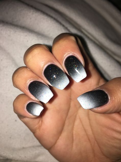 Black and white ombré nails Black And White Ombre Nails, White Ombre Nails, Black And White Ombre, Black Prom Nails, Stars Nails, Black Ombre Nails, Black And White Nail, Black And White Nail Designs, Prom Nails Red