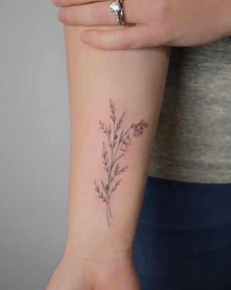 45+ Lily of the Valley Tattoo Meanings Designs and Ideas – neartattoos Jay Tattoo, Lily Of The Valley Tattoo, Marigold Tattoo, Valley Tattoo, Flower Bouquet Tattoo, Lily Flower Tattoos, Lavender Tattoo, Tattoo Background, Bouquet Tattoo