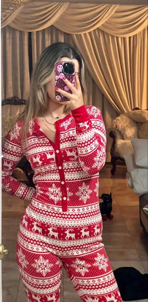 Onesie | christmas outfit | pajamas | holiday ideas | cozy outfit | thermal pajama | that girl christmas #christmas Winter Pijama Cozy, Victoria’s Secret Christmas Pajamas, Christmas Pajamas Women Cute, Christmas Pajamas Onesie, Cute Christmas Pjs For Women, Christmas Chill Outfit, Victoria Secret Christmas Pajamas, Skims Christmas Pajamas, Christmas Pjs Aesthetic Family