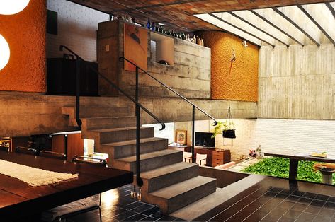 Today's archidose #559 Brutalist House, 70s Interior, Brutalism Architecture, Mid Century Interior, Concrete Houses, Split Level House, Garage House, Split Level, Brutalism