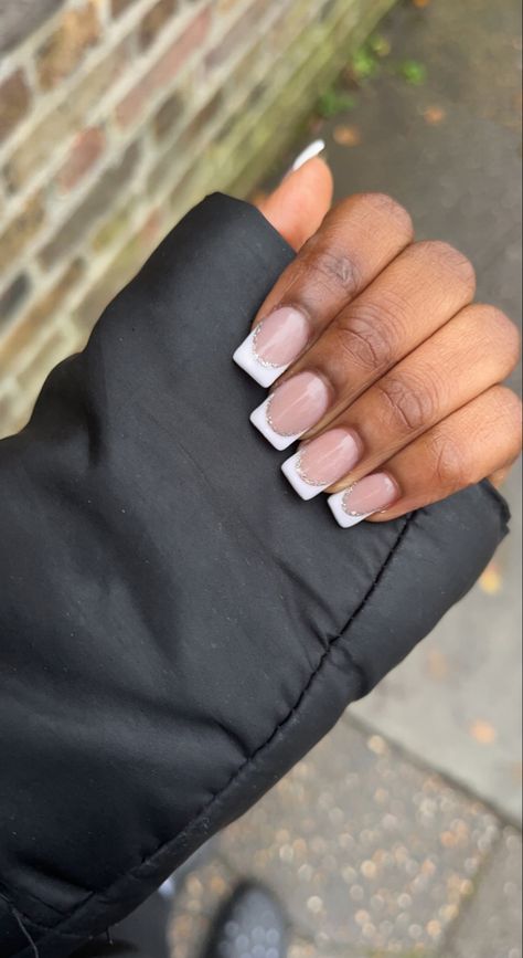 French Tips Glitter Line, White French Tip With Glitter Line, French With Glitter Line, French Tip Nails With Glitter Line, French Tip With Sparkle Line, French Tips With Glitter Line, Glitter Line Nails, French Tip With Silver Line, French Tip With Glitter Line