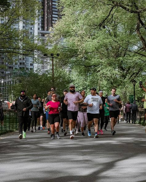 Yesterday’s run with @ridgewoodrunners was absolutely incredible! The vibes, the energy, what a great day! This is why I love being part of the NYC running community. Running together isn’t just about the workout, it’s about the connections we make and the memories we create. Cheers to the beauty of running! 📸 by @nathalialima.photo Running Community, Fitness Community, Run Club Aesthetic, Run Club, Community Aesthetic, Running Photos, Running Club, Clubbing Aesthetic, Nyc Photography