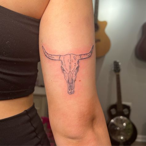 Long Horn Tattoo For Women, Tattoos Mermaid, Tattoos Tree, Tattoos Ocean, Longhorn Tattoo, Cow Skull Tattoos, Tattoos Abstract, Bull Skull Tattoos, Tattoos Japanese