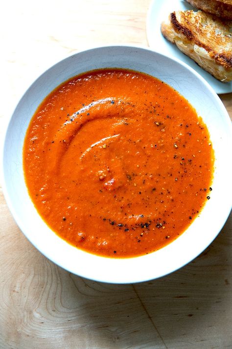 Recipe For Tomato Soup, Creamy Tomato Soup Recipe, Half And Half Recipes, Canned Tomatoes, Creamy Tomato Soup, Pureed Soup, Tomato Soup Recipes, No Bean Chili, Pantry Items