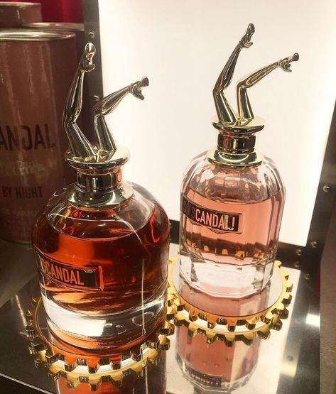 Perfume Branding, Perfume Miss Dior, Luxury Perfume Women, Miss Dior Perfume, Aesthetic Perfume, Collection Aesthetic, Perfume Genius, Versace Perfume, Perfume Women