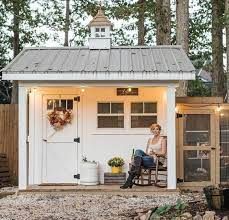 Chicken Coop Colors, Garage Chicken Coop, Luxury Chicken Coop, Farmhouse Chicken Coop, Rainbow Eggs, Window Frame Colours, Australorp Chicken, Cute Chicken Coops, Chicken Coup