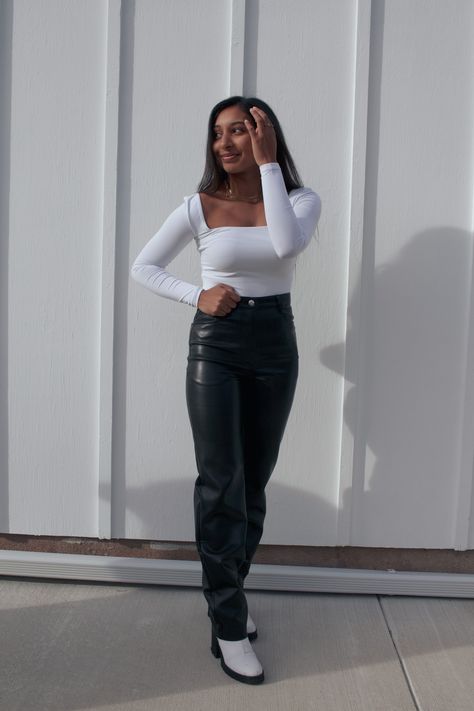 Aritzia Pants Outfit, Melina Pants Outfit, Aritzia Fits, Melina Leather Pants Outfit, Aritzia Leather Pants Outfit, Melina Pant Outfit, Aritzia Leather Pants Wide Leg, Aritzia Outfit Fall, Leather Pants Outfit Fall