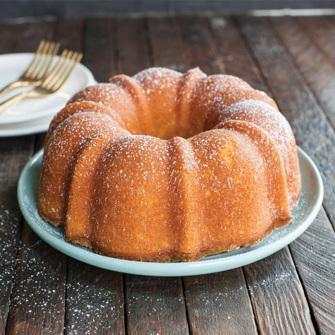 Sweet yet simple, this Vanilla Pound Cake recipe creates the perfect Bundt that can be made year-round for different occasions. Recipe made to fit any 6 Cup Bundt Pan. Vanilla Pound Cake Recipe, Pound Cake Glaze, Bundt Pan Recipes, Beach Recipes, Easy Pound Cake, Pound Cake Recipes Easy, Bundt Recipes, Glaze For Cake, Mini Bundt