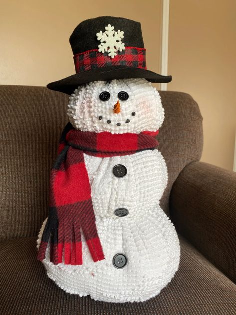 Michael Handmade Vintage Chenille Snowman Doll - Etsy Chenille Snowman, Muncie Indiana, Snowman Doll, Snowman Crafts Diy, Diy Christmas Gifts Cheap, Vintage Chenille, Snowman Wreath, Top Hats, Snowman Crafts