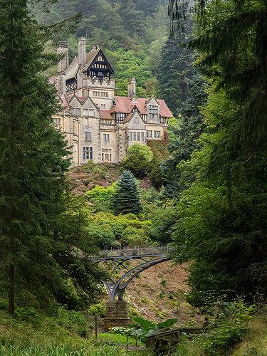 Northumberland England, Voyage Europe, Beautiful Castles, English Countryside, Beautiful Buildings, Pretty Places, Places Around The World, Travel Aesthetic, Old House