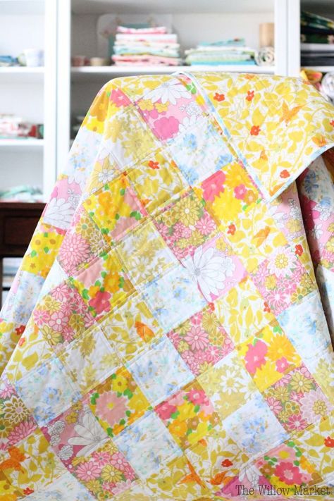 Pink And Yellow Quilt, Sheet Sewing Projects, Kawaii Quilt, Retro Quilt, Floral Sheets, Sheet Quilt, Old Sheets, Yellow Quilts, Quilts Vintage