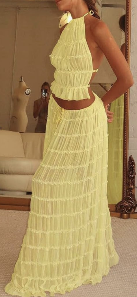 Flowy Maxi Skirt Outfit, Flowy Long Skirt, Summer Beach Outfits, Maxi Skirt Outfit, Flowy Maxi Skirt, Long Flowy Skirt, Maxi Skirt Set, Flowy Maxi Skirts, Maxi Skirt Outfits