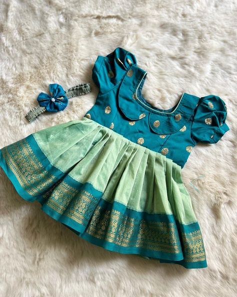 Vintage! The color has a class in it! Rama Green and pale green (Retro Style) - Zari border ethnic wear for baby girl Instock: 0-3 Years www.babynmeindia.com 🔎RAMGRERETFRO Rama Green Lehenga, Ethnic Wear For Baby Girl, Traditional Dress For Baby Girl, Pattu Frocks, Kids Designer Outfits, Born Baby Dress, Traditional Baby Dresses, Pattu Lehenga, Traditional Baby Clothes