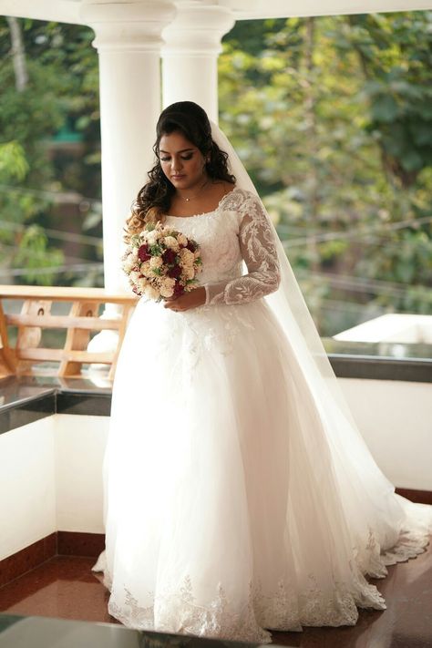 Wedding Frocks The Bride, Wedding Gowns Indian, Wedding Gowns Plus Size, Christian Wedding Dress, Christian Wedding Gowns, Dress For Chubby, Frock Models, Wedding Frocks, Christian Bride