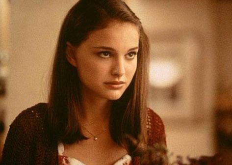 Natalie Portman Natalie Portman 90s, Derek Anderson, Anywhere But Here, Manic Pixie Dream Girl, Pretty Ppl, Celeb Crushes, Role Model, Julia Roberts, Natalie Portman