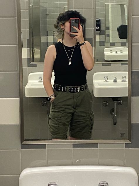 Masc Woman Outfit, Fat People Outfits, Masc Outfits For Women, Masc Outfits, Tomboy Style Outfits, Tomboy Fashion, Really Cute Outfits, Grunge Outfits, Look Cool