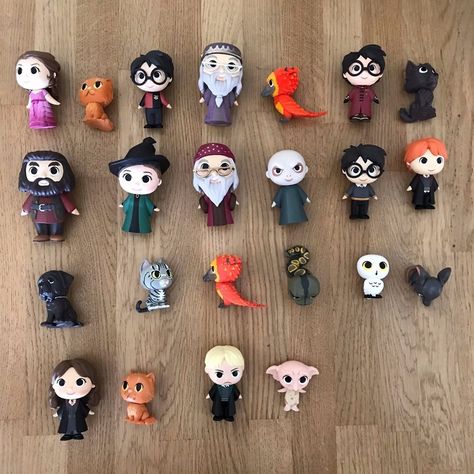 Funko Mystery Minis Harry Potter Series 1 Complete Polymer Clay Harry Potter Miniatures, Harry Potter Polymer Clay Ideas, Clay Crafts Harry Potter, Polymer Clay Harry Potter Ideas, Clay Ideas Harry Potter, Clay Harry Potter Diy, Harry Potter Clay Ideas, Clay Harry Potter, Harry Potter Polymer Clay