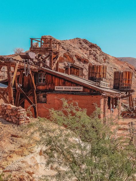 Visiting Calico Ghost Town, California Best Places In Cyprus, Calico Ghost Town, Western Town, Places In California, Colorado Hiking, California Travel Road Trips, Road Trip Planning, Rome Travel, Hand Luggage