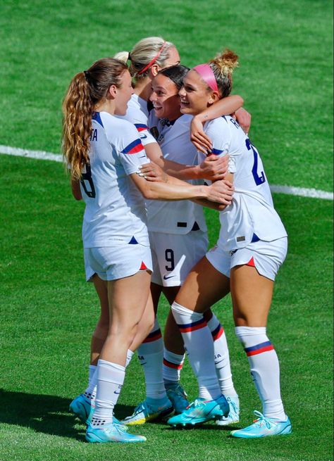 Uswnt Aesthetic, Us Womens Soccer, Player Aesthetic, Trinity Rodman, Us Women's National Soccer Team, Soccer Jokes, Lucky Ducky, Usa Soccer Team, Soccer Women