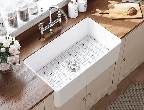 White farm sink