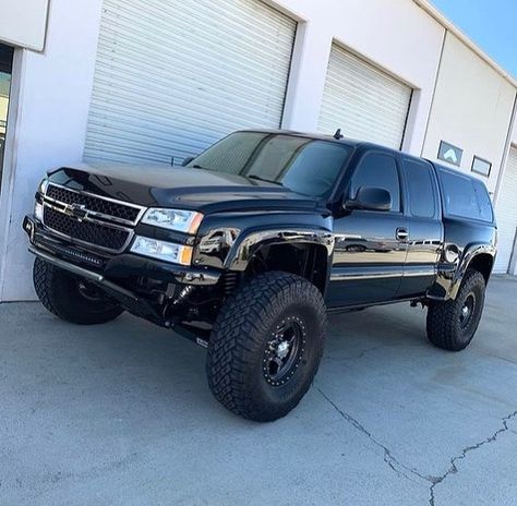 Baja prerunners on Instagram: “@firehouse_fabrication #racing #race #truck #4x4 #offroad #trucks #truckporn #offroading #baja #dirt #bfgoodrich #kingshock #foxracing…” Prerunner Silverado, Cat Eye Chevy, Prerunner Trucks, Work Truck Ideas, Offroad Trucks 4x4, Cuban Cars, Chevy 2500, 2 Door Jeep, Race Truck