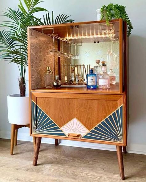 Mini Bar Ideas, Bar Mini, Home Bar Decor, Boho Room, Furniture Renovation, Bar Ideas, Mini Bar, Dream House Decor, Design Case