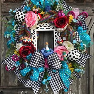 Whimsical, Delightful & So Much FUN with Alice, The Queen, Cheshire, Mad Hatter, Tweedle Dee & Dweedle Dum 🍄🍄🌸🌸🌹🌸🌸🍄🍄 Alice In Wonderland Wreath, Easter Egg Tree Diy, Diy Branches, Easter Tree Diy, Birthday Wreath, Onederland Birthday Party, Wonderland Birthday, Tweedle Dee, Easter Spring Wreath