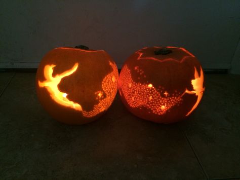 Peter pan and tinkerbell pumpkins Peter Pan Pumpkin Carving, Peter Pan Pumpkin, Tinkerbell Pumpkin Carving, Creepy Pumpkin Carving, Pumpkin Carving Tutorial, Tinkerbell Pumpkin, Peter Pan Halloween, Carve A Pumpkin, Jack Skellington Pumpkin