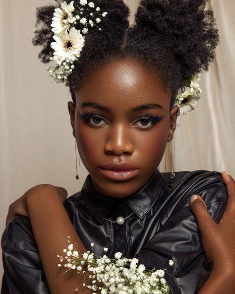 Hairstyles Flowers, Floral Afro, Puff Hairstyles, Butterfly Locks, Afro Puff Hairstyles, Textured Updo, Down Styles, Afro Puffs, Ethereal Wedding Dress