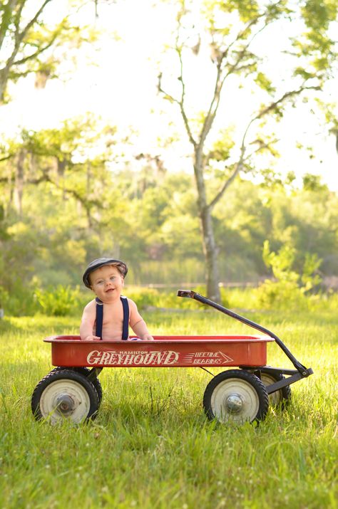 Red Wagon Baby Boy Shoot Red Wagon Photo Shoot, Children Poses, Metal Wagon, Family Shoot, Red Wagon, Fall Photoshoot, Baby Photoshoot, Baby Photo, Family Photoshoot