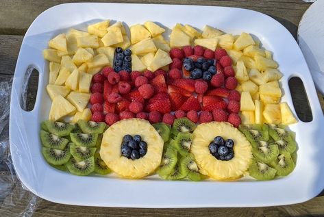 Fruit Tractor Party Ideas, Dump Truck Fruit Tray, Tractor Fruit Tray, Farm Theme Fruit Tray, Tractor Veggie Tray, Tractor Charcuterie Board, Farm Animal Fruit Tray, Tractor Party Snacks, Tractor Food Ideas