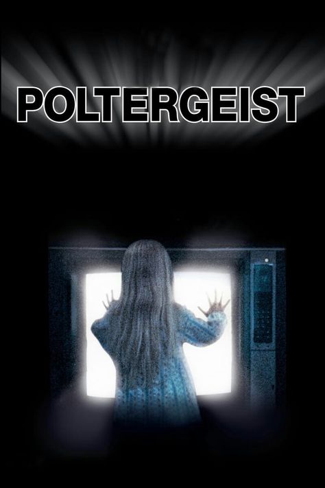 Poltergeist movie poster Fantastic Movie posters #SciFi movie posters #Horror movie posters #Action movie posters #Drama movie posters #Fantasy movie posters #Animation movie Posters Poltergeist Movie, Horror Movies To Watch, Poltergeist 1982, Top Horror Movies, The Aliens, Best Horror Movies, Best Horrors, Living Dead, Movie Buff