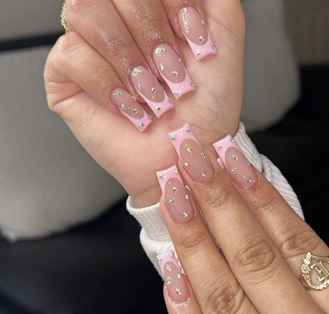 Nails ideas Beginner Nail Designs, Pink Tip Nails, Diy Acrylic Nails, Gel Nails Diy, Nails Design With Rhinestones, Girly Acrylic Nails, Casual Nails, Classic Nails, Unique Acrylic Nails