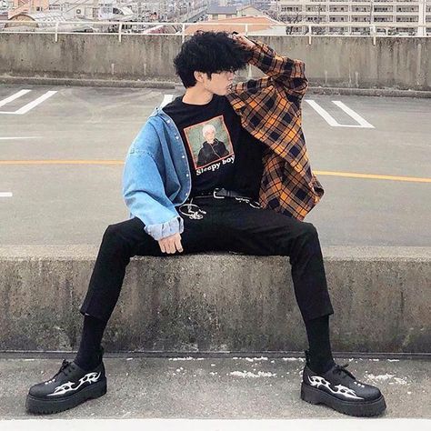 Korean Grunge, Boy Outfits Aesthetic, Grunge Outfits Men, Men Valentines, Urban Apparel, Streetwear Mode, Day Fashion, Mens Fashion Urban, Mens Fashion Classy