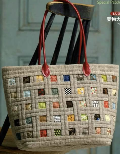 Quilted Bag Patterns, Japanese Patchwork, Sac Diy, Bag Pattern Free, Diy Bags Patterns, Tote Bags Sewing, Quilted Tote Bags, Embroidery Bags, Sewing Purses