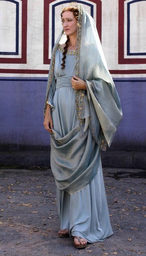 A neat looking ancient Roman costume. Rome Costume, Ancient Roman Clothing, Ancient Greek Clothing, Biblical Costumes, Roman Clothes, Roman Dress, Greek Dress, Rome Fashion, Roman Costume