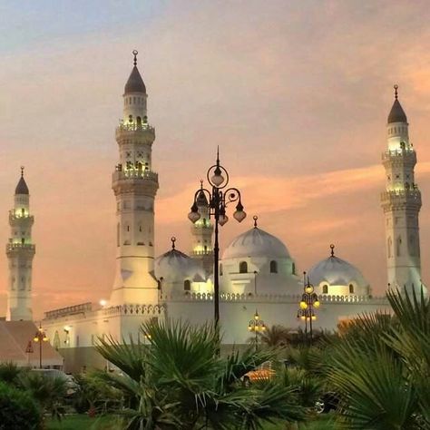 Sunset  over masjid al  Quba #Mecca Masjid Quba, Hadith Of The Day, Beautiful Mosques, Travel Destinations Asia, المملكة العربية السعودية, Sacred Places, Beautiful Sights, Place Of Worship, Islamic Architecture