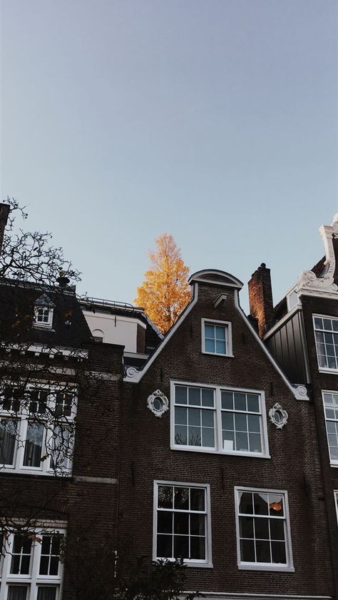 Amsterdam Netherlands lockscreen photography #Amsterdam #100mostbeautifulplacestovisit #Netherlands Amsterdam Lockscreen, Amsterdam Wallpaper Iphone, Netherlands Aesthetic Wallpaper, Amsterdam Aesthetic Wallpaper, Netherlands Wallpaper, Amsterdam Wallpaper, Photography Iphone, Amsterdam Houses, Amsterdam Holland