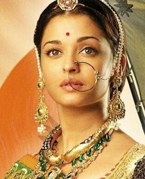 Aishwarya Rai in Jodhaa Akbar Aishwarya Rai Makeup, Jodha Akbar, Rajputi Jewellery, Mehendi Outfit, Indian Goddess, Vintage Bollywood, Aishwarya Rai, Model Inspo, Asian Makeup