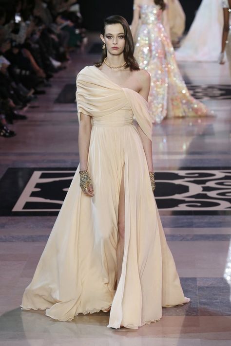 Georges Hobeika Haute Couture Spring Summer 2019 جورج حبيقة, Collection Couture, Estilo Hippie, Georges Hobeika, The Oscars, Couture Runway, Couture Gowns, Summer 2019, Couture Collection