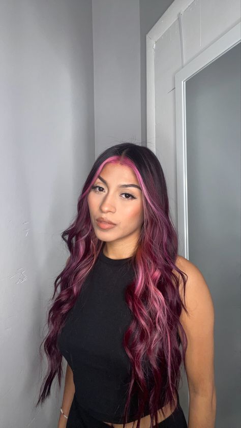 Burgundy Pink Hair, Pink And Burgundy Hair, Highlight Hair Ideas, Red Hair With Pink Highlights, Magenta Hair Colors, Dark Pink Hair, Color Block Hair, Highlight Hair, Magenta Hair