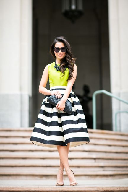 Striped Skirt Outfit, Midi Outfits, Wendy's Lookbook, Green Sleeveless Blouse, Striped Midi Skirt, Trendy Skirts, Striped Skirt, Skirt Midi, Karen Walker