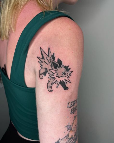 Abby! | Jolteon flash pick for Erika, thank you sauurr much!! ⚡️ Erika is a rly talented artist, check out her work!! . . . . . #torontotattoo… | Instagram Poliwhirl Tattoo, Pokemon American Traditional Tattoo, American Traditional Pokemon Tattoo, Jolteon Tattoo, Arcanine Tattoo, Traditional Style Pokemon Tattoo, Monster Hunter Tattoo, Traditional Axolotl Tattoo, Silly Tattoos