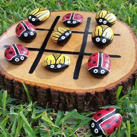 Summer Craft: DIY Outdoor Tic Tac Toe Game (Video). Make this fun and easy summer diy project together with the kids. River Stones Crafts, Diy River Rock, Vbs 2024, Art Pierre, River Rocks, Painted Rocks Diy, Rock Painting Designs, Stone Crafts, Rock Painting Art