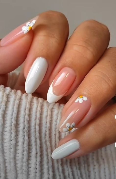 Nails Floral, Cute Simple Nails, Simple Gel Nails, Summery Nails, Casual Nails, Short Acrylic Nails Designs, Selfie Ideas, Floral Nails, Chic Nails